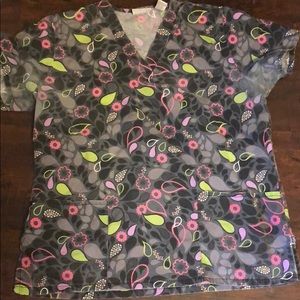 Large Floral Scrub Top🌸